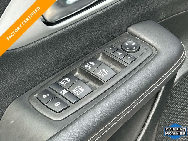 Used 2025 Chrysler Pacifica - photo 25