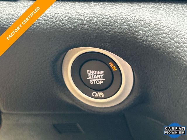 Used 2025 Chrysler Pacifica - photo 33