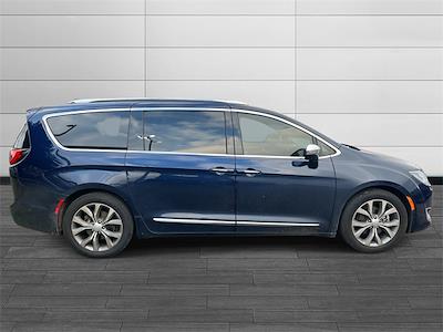 Used 2020 Chrysler Pacifica Limited Minivan for sale #R152309A - photo 2