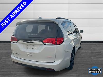 Used 2019 Chrysler Pacifica Touring L Minivan for sale #R180600A - photo 2