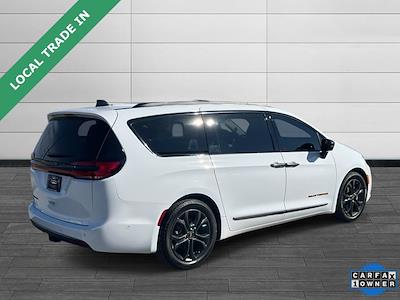 Used 2024 Chrysler Pacifica - photo 1