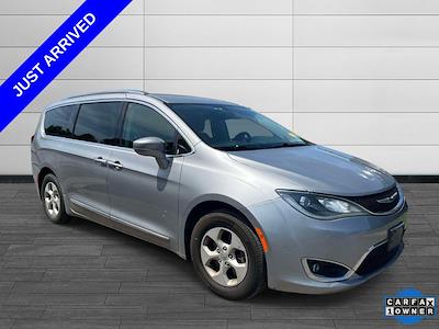 2017 Chrysler Pacifica FWD Minivan for sale #R237395A - photo 2