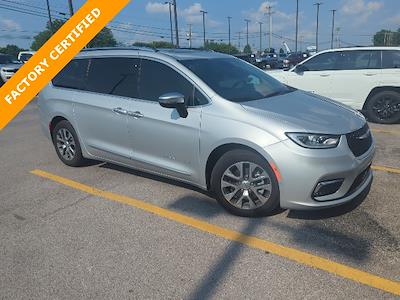 2023 Chrysler Pacifica FWD Minivan for sale #R558926A - photo 1