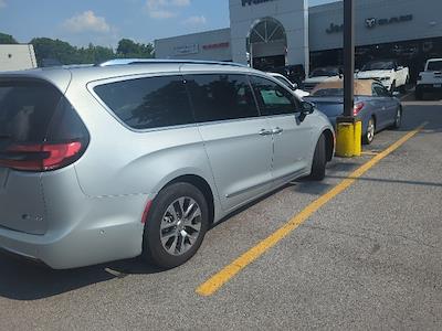 2023 Chrysler Pacifica FWD Minivan for sale #R558926A - photo 2