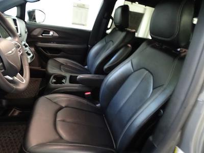 2025 Chrysler Pacifica AWD Minivan for sale #11562P - photo 2