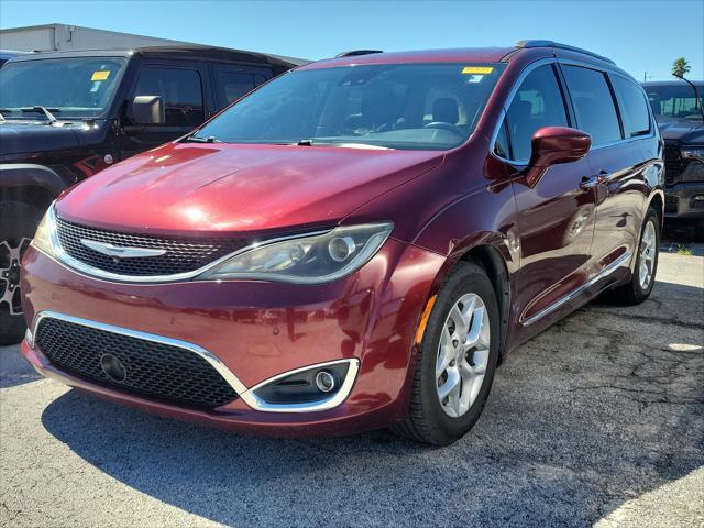 Used 2017 Chrysler Pacifica Minivan - photo 3
