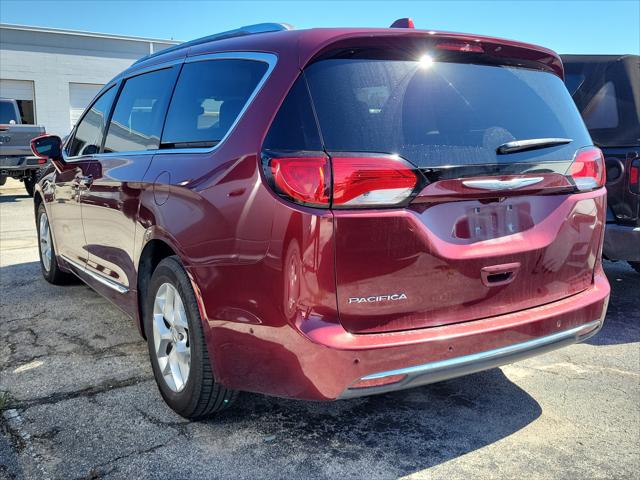 Used 2017 Chrysler Pacifica Minivan - photo 4