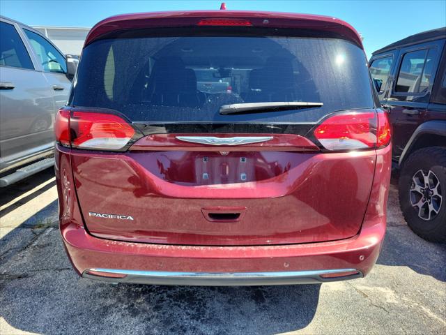 Used 2017 Chrysler Pacifica Minivan - photo 5