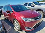 Used 2017 Chrysler Pacifica Minivan thumbnail 8