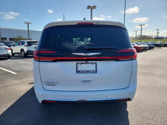 Used 2026 Chrysler Pacifica - photo 8