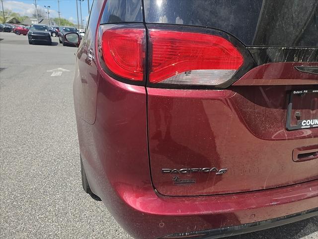 Used 2018 Chrysler Pacifica - photo 8