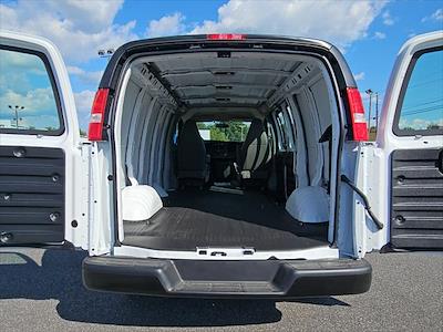 Used 2025 Chevrolet Express 2500 - photo 1