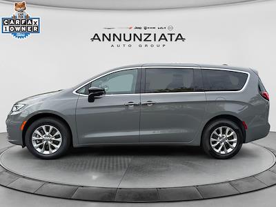 2025 Chrysler Pacifica AWD Minivan for sale #U22053R - photo 2