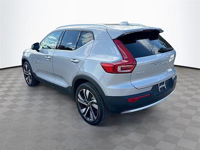 Used 2023 Volvo XC40 - photo 1
