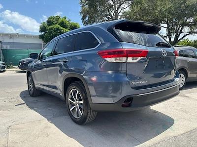 Used 2017 Toyota Highlander XLE for sale #CV521652 - photo 2