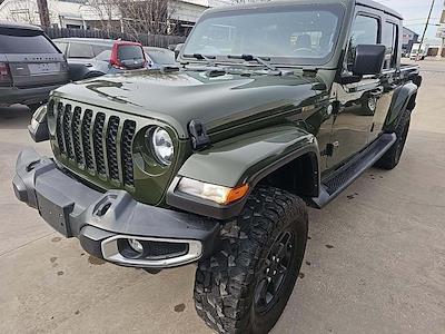 Used 2021 Jeep Gladiator - photo 1