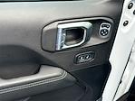 2021 Jeep Gladiator Crew Cab 4WD Pickup for sale #CV596406 - photo 18