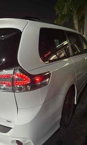 Used 2017 Toyota Sienna SE Minivan for sale #TI897489 - photo 2