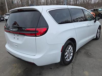 Used 2025 Chrysler Pacifica - photo 1