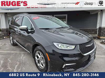 Used 2023 Chrysler Pacifica - photo 1