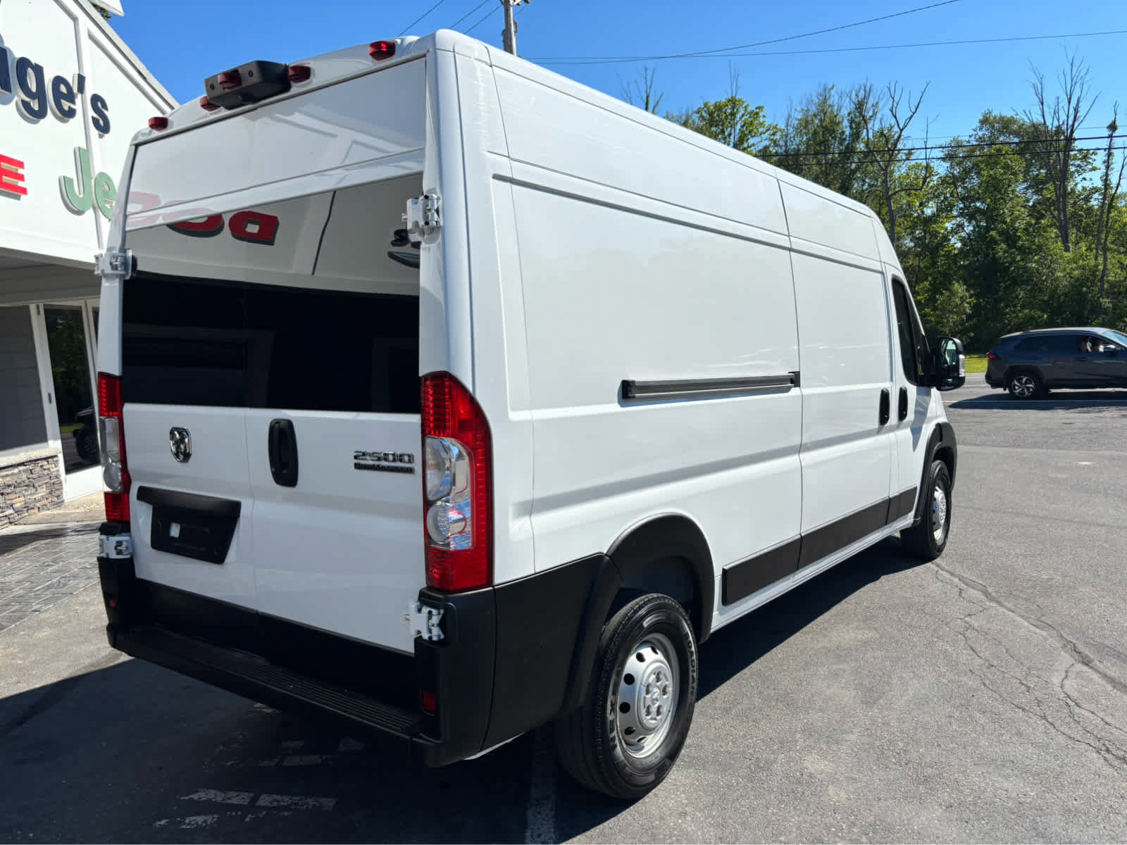Used 2023 Ram ProMaster 2500 - photo 9