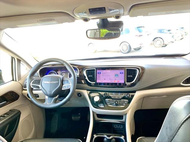 Used 2024 Chrysler Pacifica - photo 6
