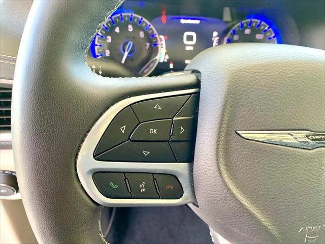 Used 2024 Chrysler Pacifica - photo 11