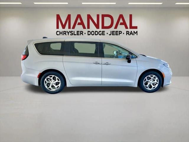 Used 2024 Chrysler Pacifica - photo 6