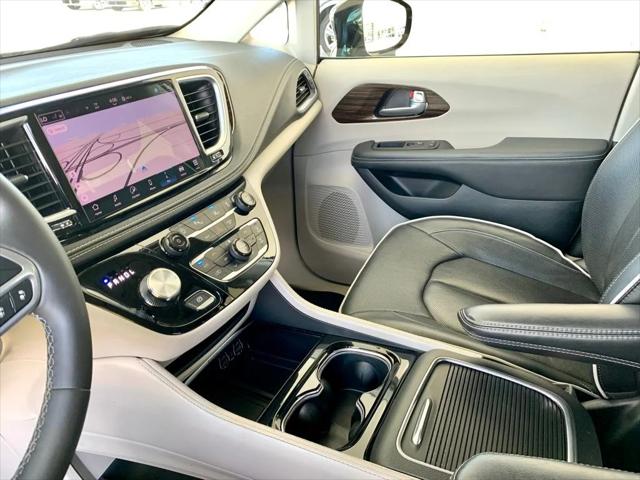 Used 2024 Chrysler Pacifica - photo 18