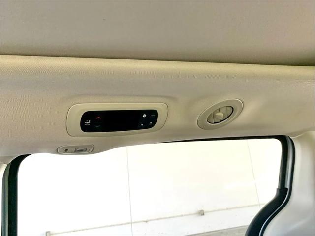 Used 2024 Chrysler Pacifica - photo 24