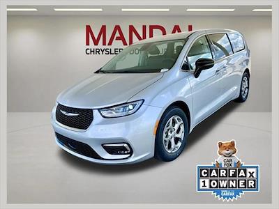 Used 2024 Chrysler Pacifica - photo 1