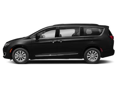 Used 2018 Chrysler Pacifica - photo 1
