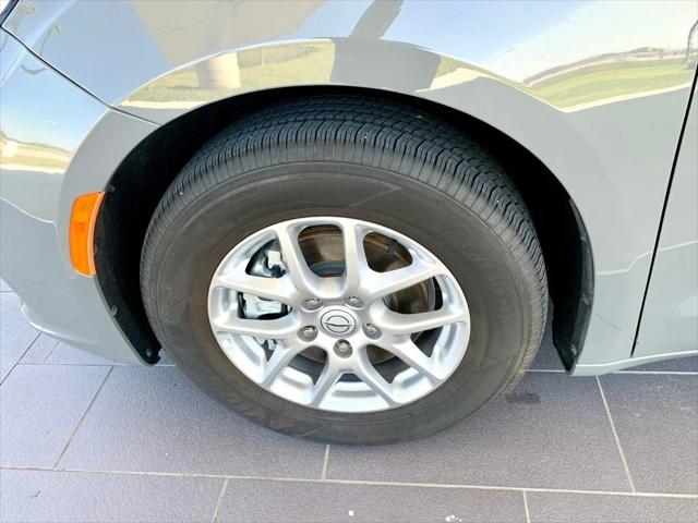 Used 2025 Chrysler Pacifica - photo 18