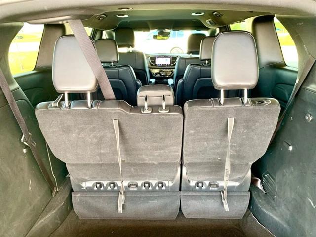 Used 2025 Chrysler Pacifica - photo 5