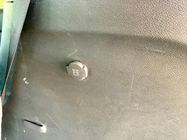 Used 2025 Chrysler Pacifica - photo 6