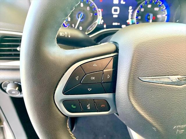 Used 2025 Chrysler Pacifica - photo 25