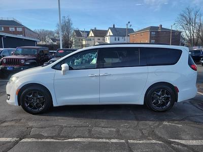 Used 2019 Chrysler Pacifica Touring L Minivan for sale #CJ1291AA - photo 2