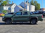 2025 Nissan Frontier Crew Cab 4x4 Pickup for sale #J5U140A - photo 2