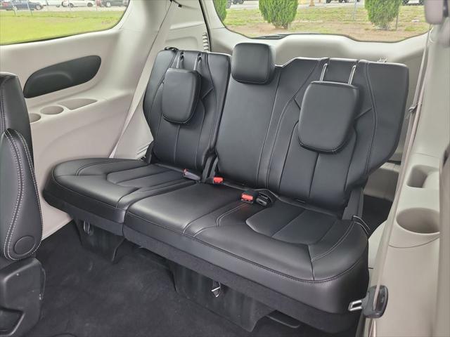 Used 2024 Chrysler Pacifica - photo 16