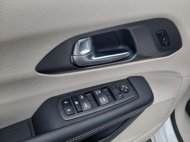 Used 2024 Chrysler Pacifica - photo 20