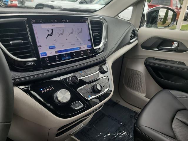 Used 2024 Chrysler Pacifica - photo 25