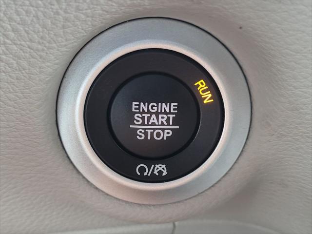 Used 2024 Chrysler Pacifica - photo 32