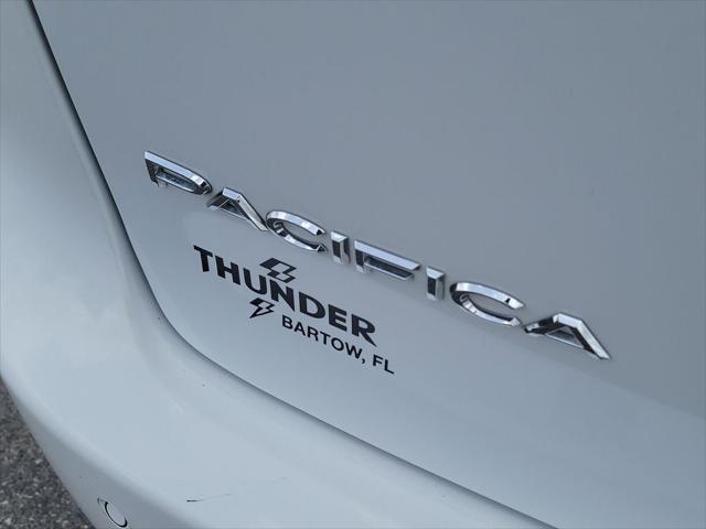 Used 2024 Chrysler Pacifica - photo 9