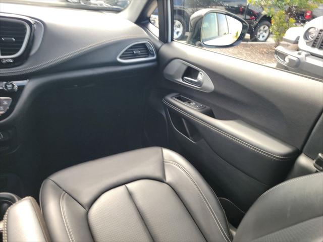 Used 2024 Chrysler Pacifica - photo 16