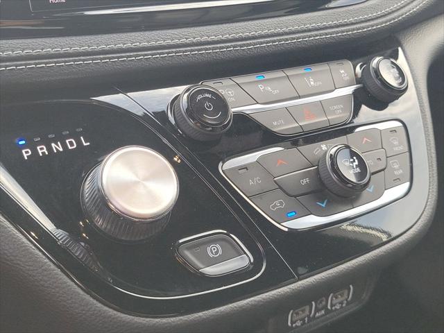 Used 2024 Chrysler Pacifica - photo 10