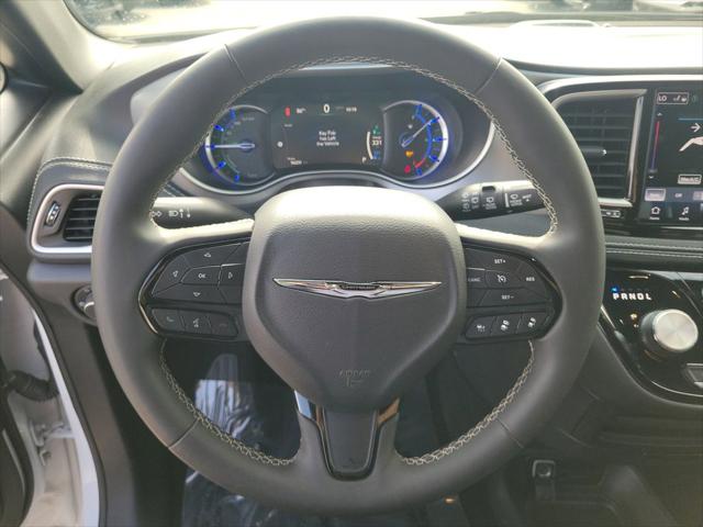 Used 2024 Chrysler Pacifica - photo 15