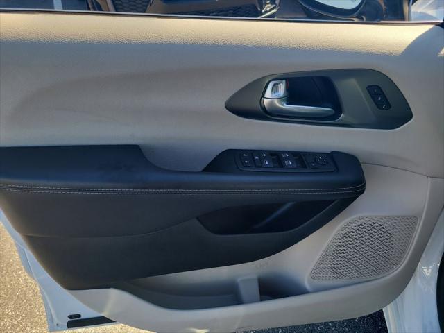 Used 2024 Chrysler Pacifica - photo 19