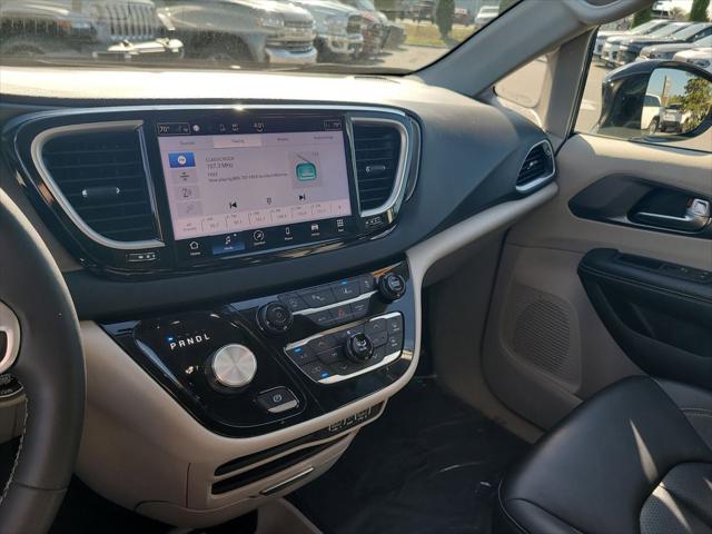 Used 2024 Chrysler Pacifica - photo 25
