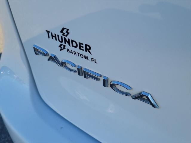 Used 2024 Chrysler Pacifica - photo 9