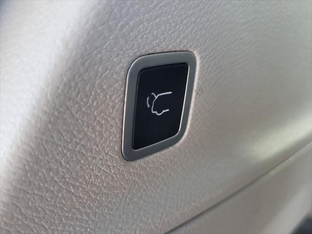 Used 2024 Chrysler Pacifica - photo 11